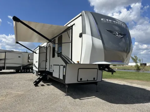 Unknown 2021 Forest River Sierra 383RBLOK for sale in Valley View, TX