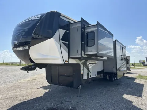 More photos of 2022 Heartland Rv Cyclone 4007 at Liberty Trail RV - Denton, TX