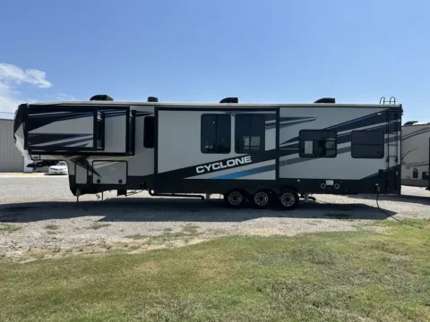 More photos of 2022 Heartland Rv Cyclone 4007 at Liberty Trail RV - Denton, TX