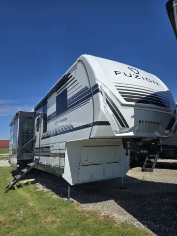 White 2026 Keystone Fuzion 432 for sale in Valley View, TX