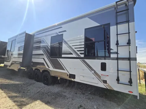 Another view of 2026 Keystone RV Fuzion 432 for sale in Valley View, TX at Liberty Trail RV - Denton