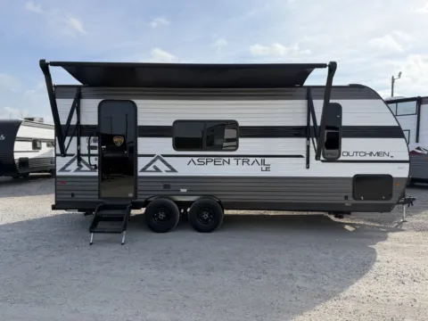 Photos of 2026 Dutchmen Aspen Trail 19RB for sale in Valley View, TX at Liberty Trail RV - Denton