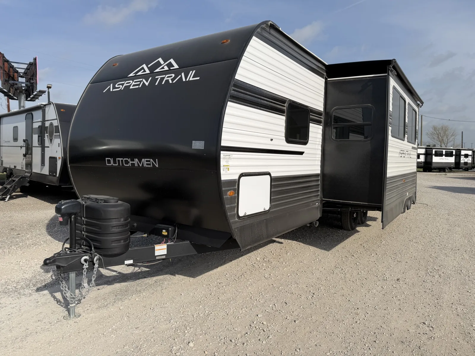 Unknown 2026 Dutchmen Aspen Trail 28RB for sale in Valley View, TX