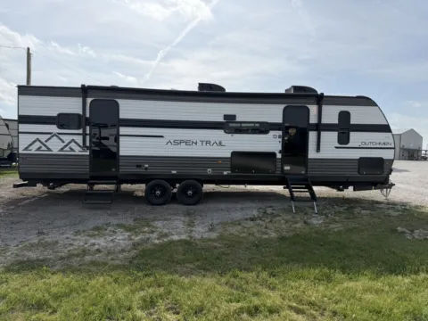 More photos of 2026 Dutchmen Aspen Trail 3225FBS at Liberty Trail RV - Denton, TX