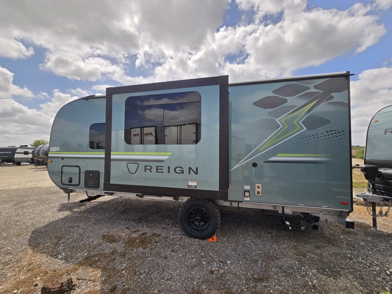 More photos of 2026 Keystone Reign 18RB at Liberty Trail RV - Denton, TX