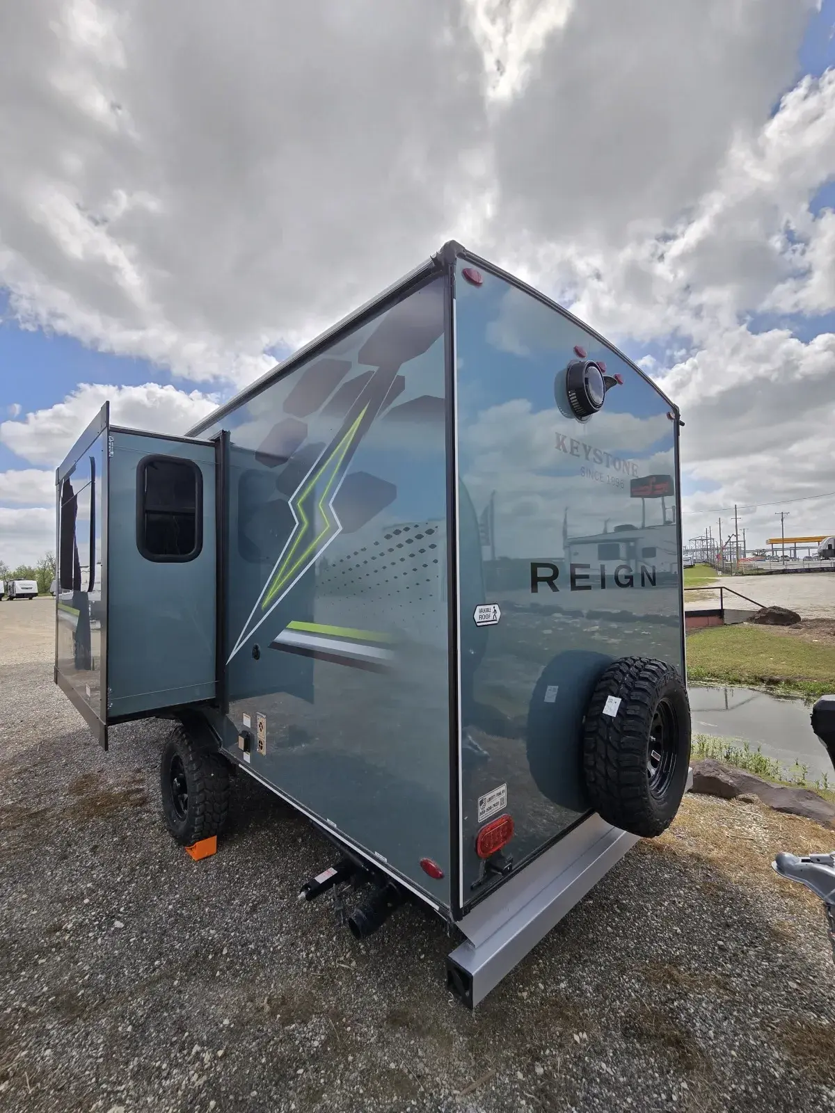 More photos of 2026 Keystone Reign 18RB at Liberty Trail RV - Denton, TX