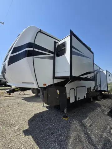 More photos of 2022 Heartland Elkridge 37BAR at Liberty Trail RV - Denton, TX