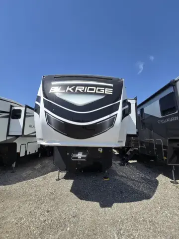 Photos of 2022 Heartland Elkridge 37BAR for sale in Valley View, TX at Liberty Trail RV - Denton