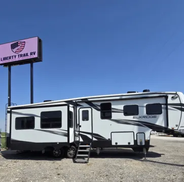Photos of 2022 Heartland Elkridge 32RLS for sale in Valley View, TX at Liberty Trail RV - Denton