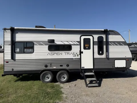 Photos of 2022 Dutchmen Aspen Trail 21RD for sale in Valley View, TX at Liberty Trail RV - Denton