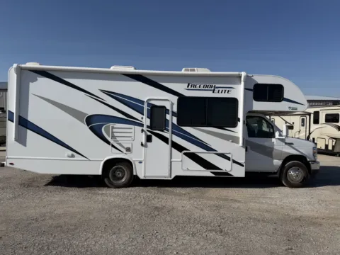 Photos of 2021 Thor Motor Coach Freedom Elite 26HE for sale in Valley View, TX at Liberty Trail RV - Denton