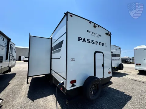 More photos of 2027 Keystone RV Passport 3100RE at Liberty Trail RV - Denton, TX