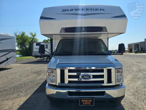 Photos of 2024 Forest River Sunseeker 2950LE for sale in Valley View, TX at Liberty Trail RV - Denton