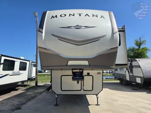Photos of 2020 Keystone RV Montana 3121RL for sale in Valley View, TX at Liberty Trail RV - Denton