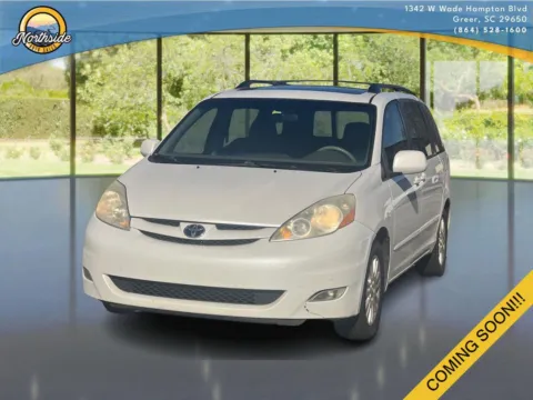 White 2010 Toyota Sienna XLE for sale in Greer, SC