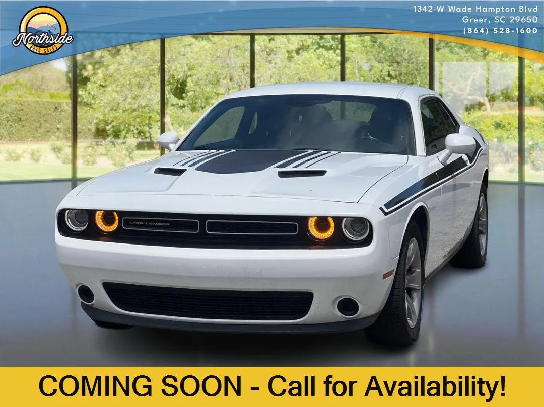 2015 Dodge Challenger SXT's photo