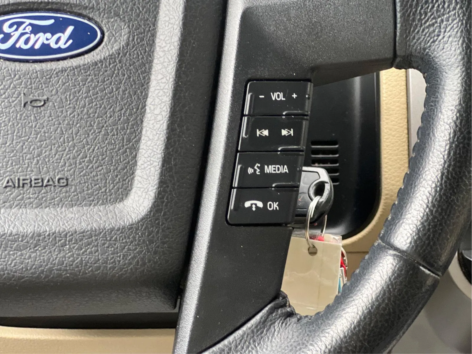 2017 Ford Expedition XLT - Photo 16
