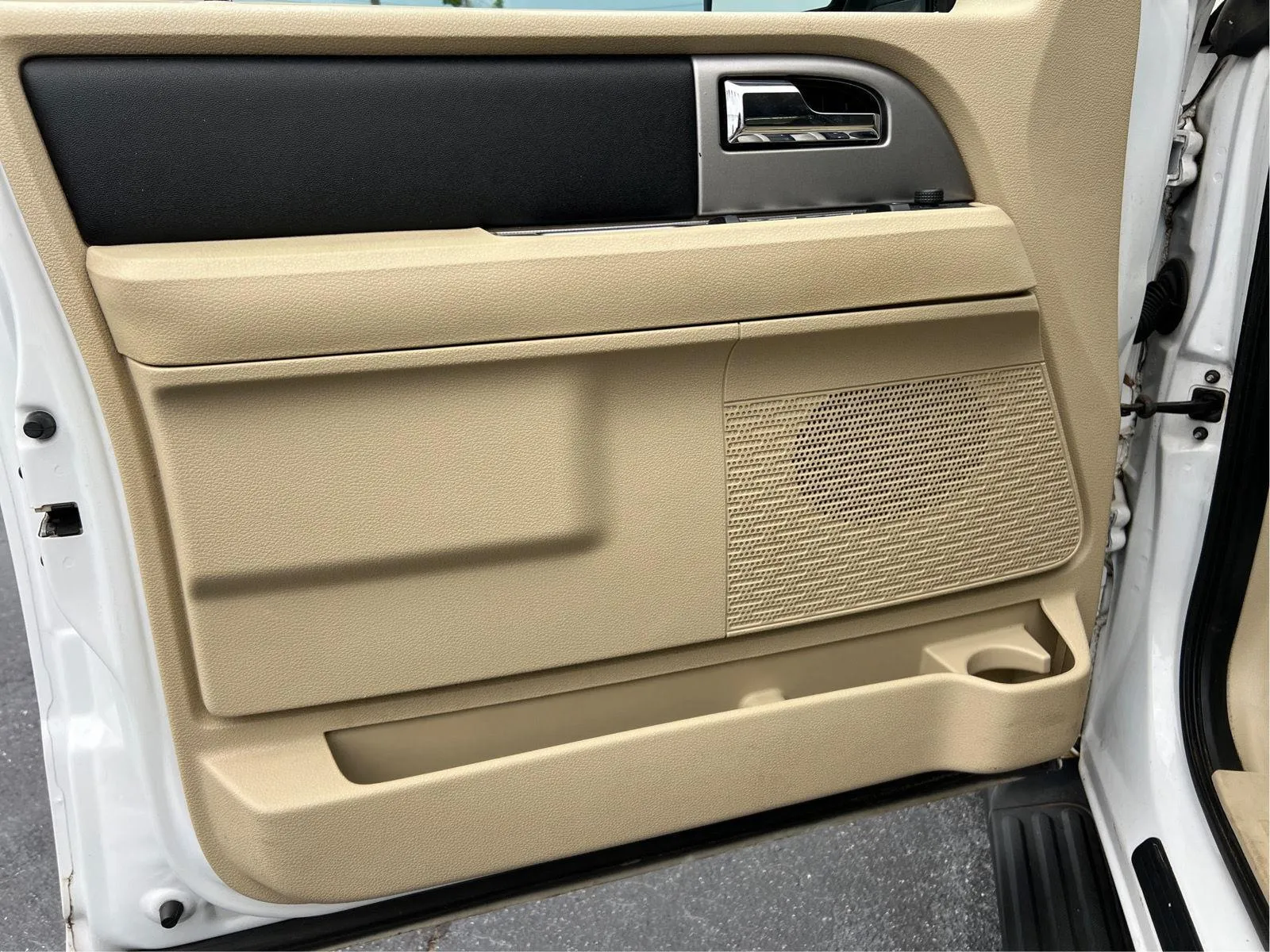 2017 Ford Expedition XLT - Photo 17