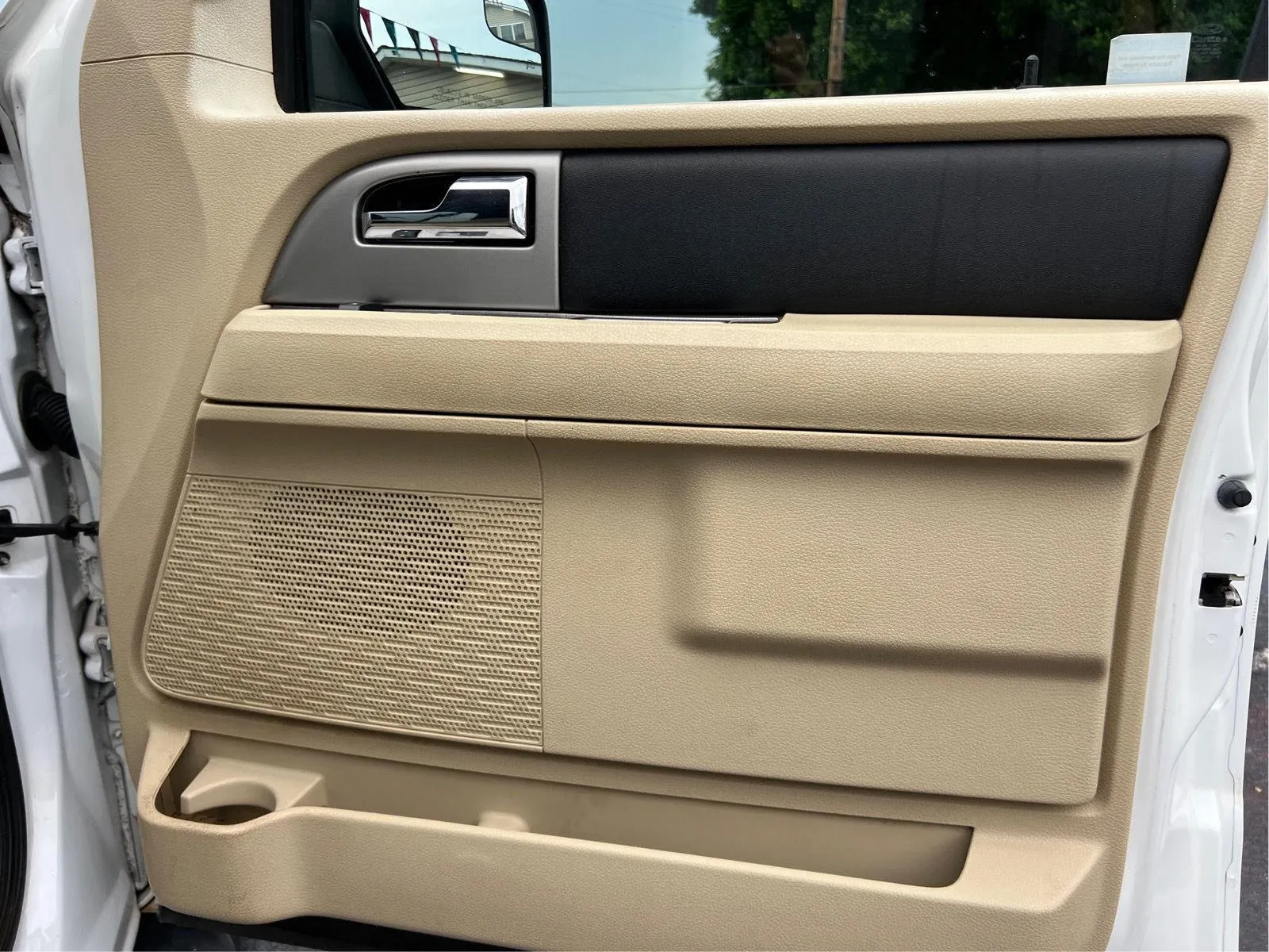 2017 Ford Expedition XLT - Photo 18