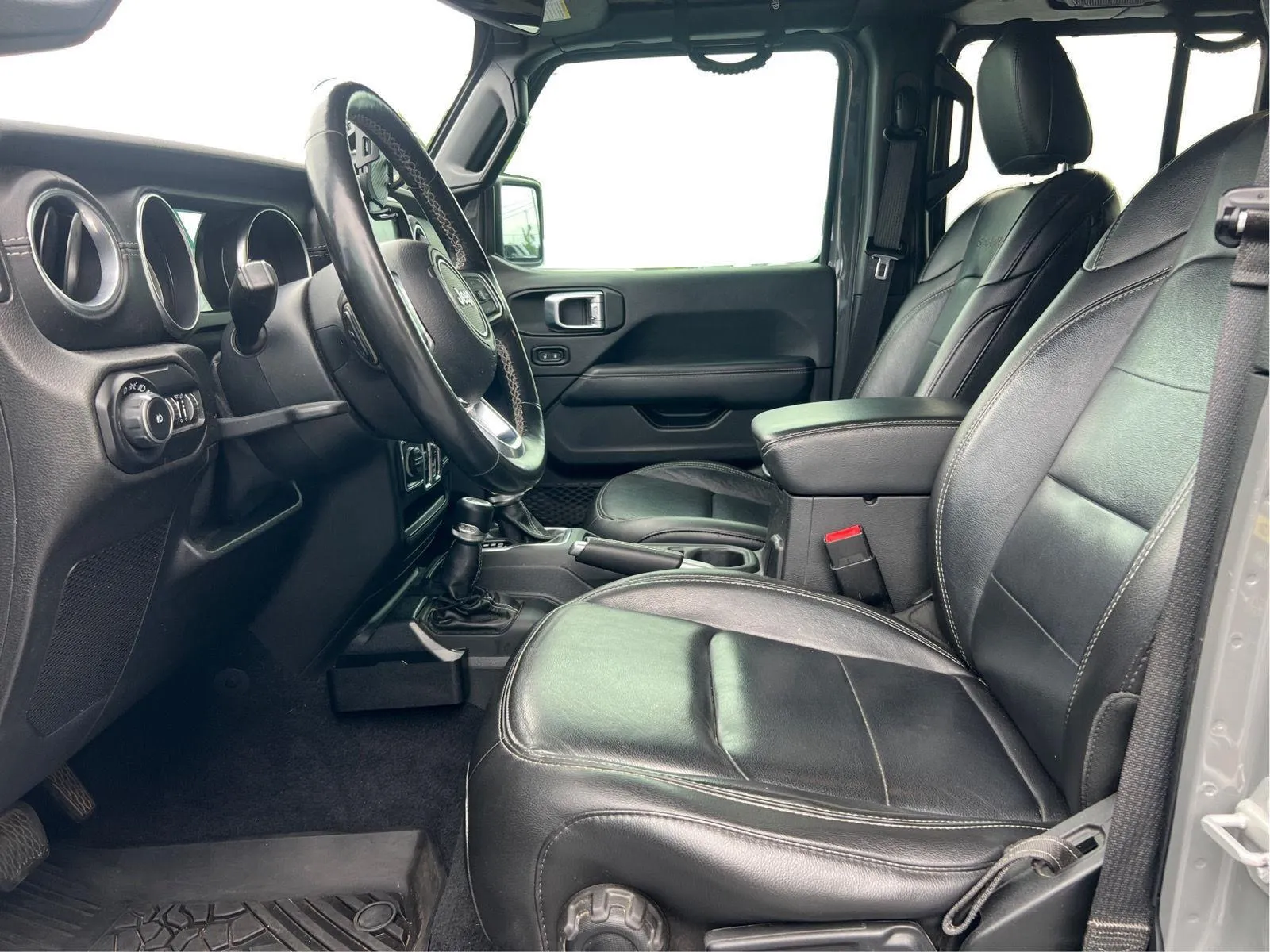 2020 Jeep Wrangler Unlimited Sahara - Photo 11
