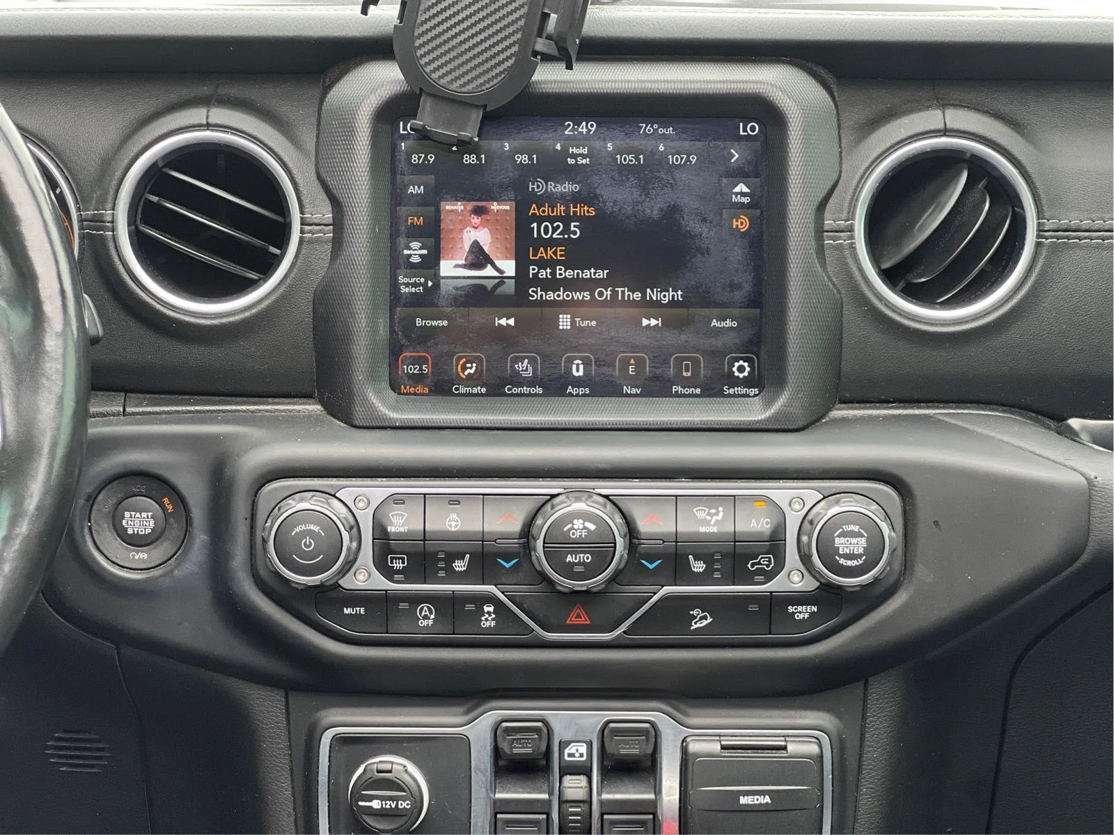 2020 Jeep Wrangler Unlimited Sahara - Photo 13