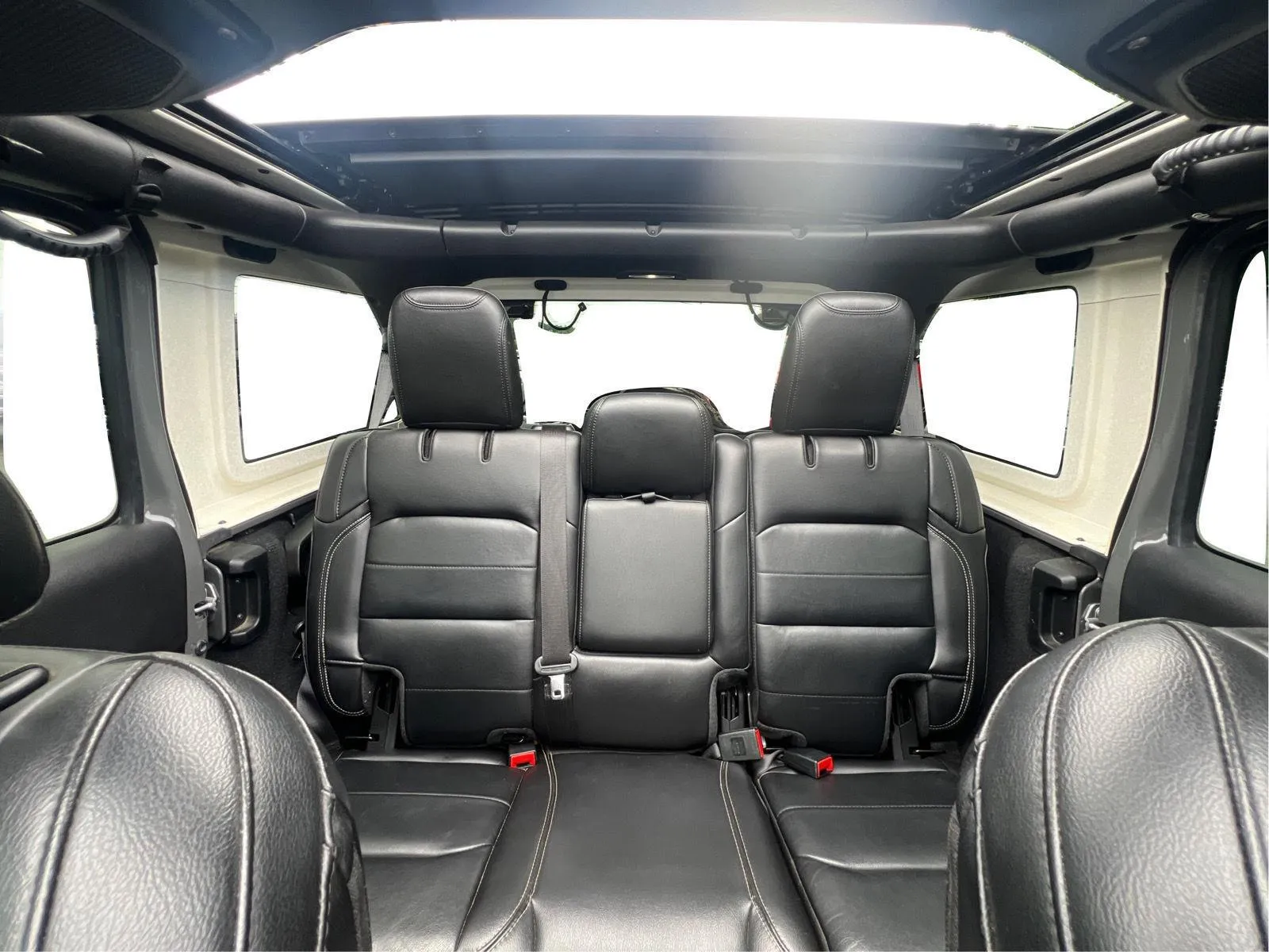 2020 Jeep Wrangler Unlimited Sahara - Photo 15