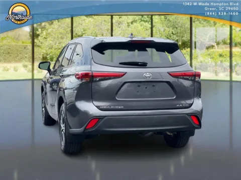 More photos of 2021 Toyota Highlander XLE at Northside Auto Sales, SC