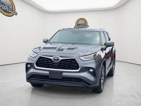 Gray 2021 Toyota Highlander XLE for sale in Greer, SC