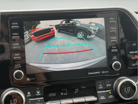 More photos of 2021 Toyota Highlander XLE at Northside Auto Sales, SC