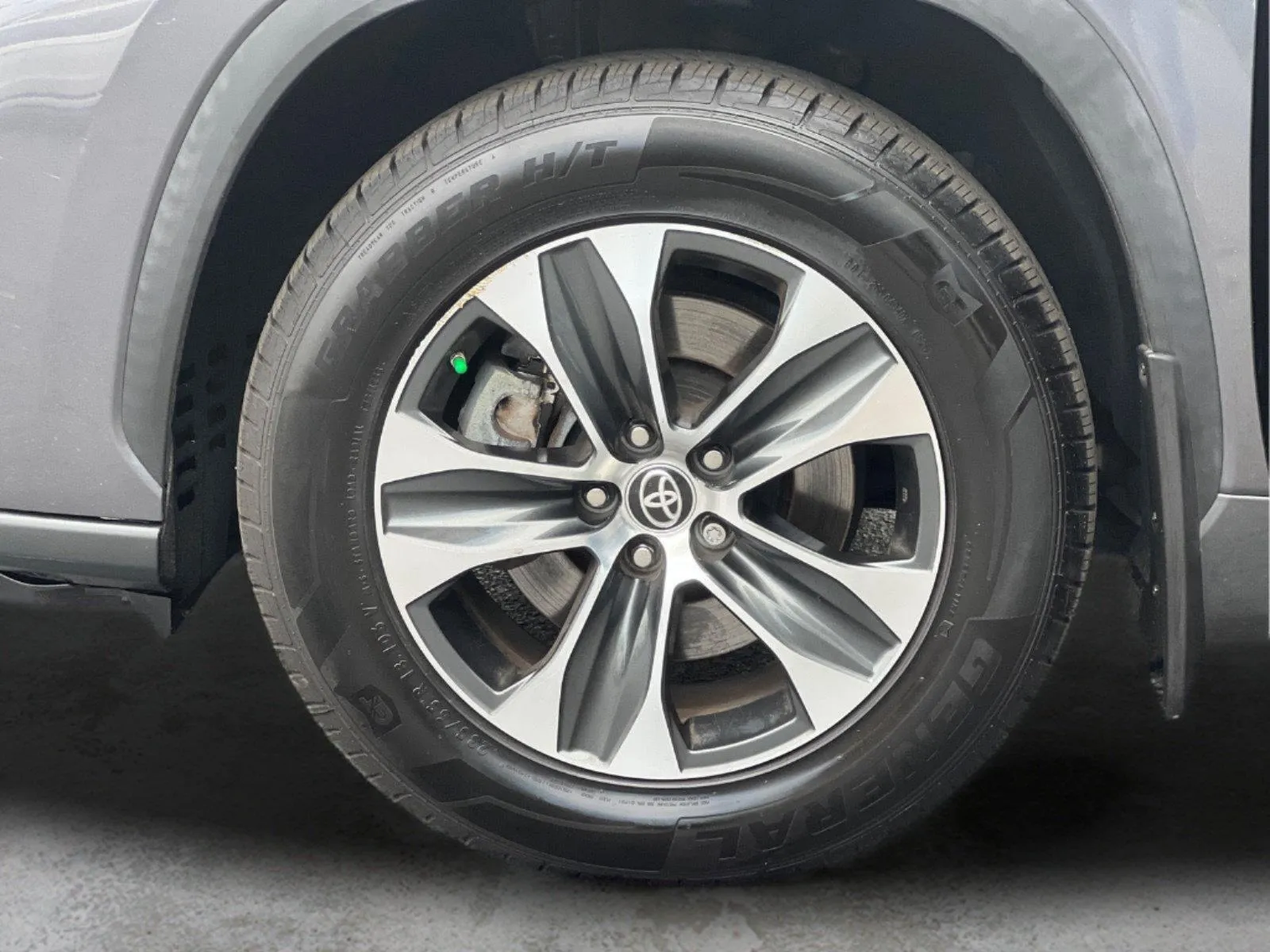 2021 Toyota Highlander XLE - Photo 28