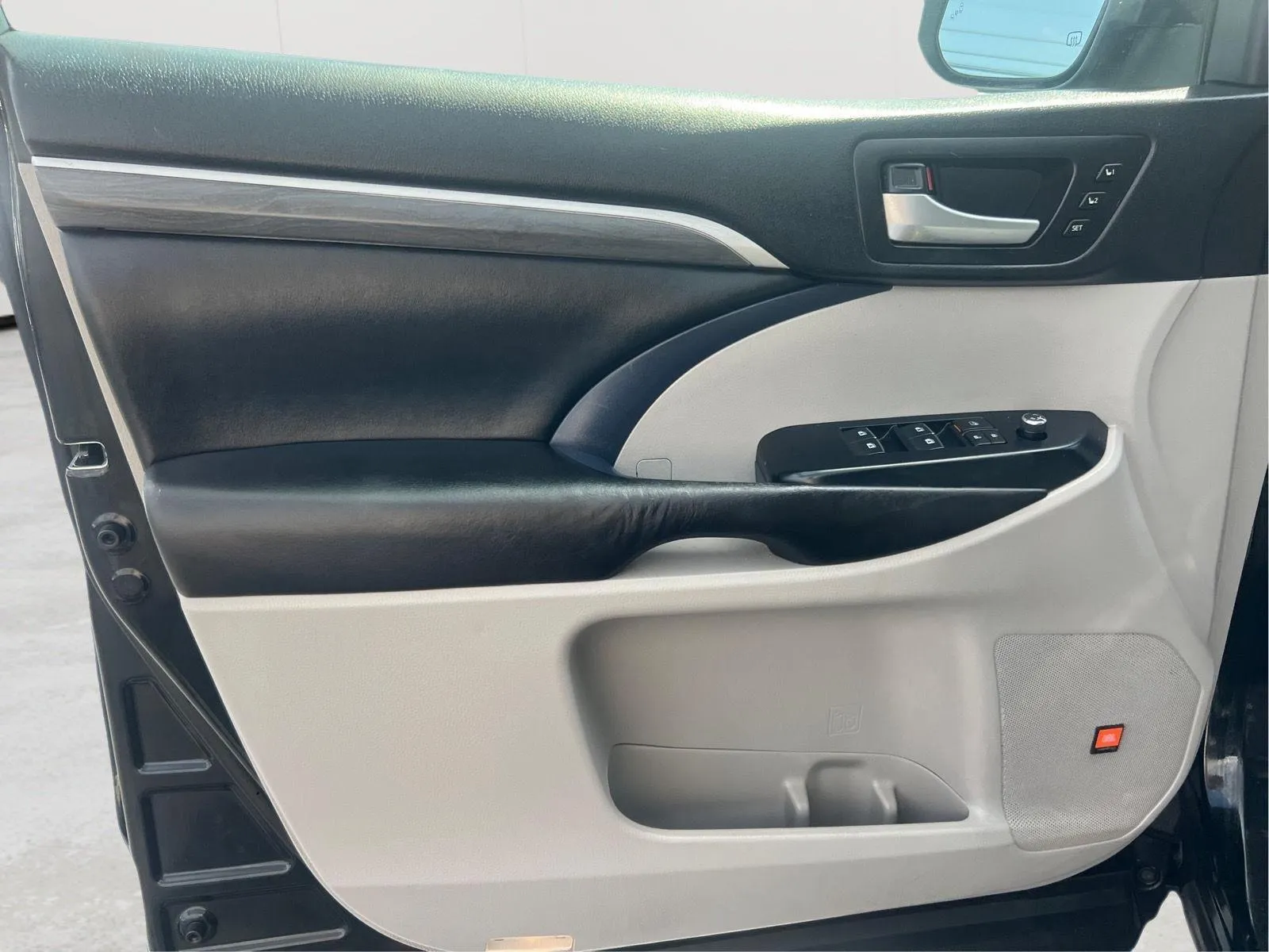 2019 Toyota Highlander Limited - Photo 17
