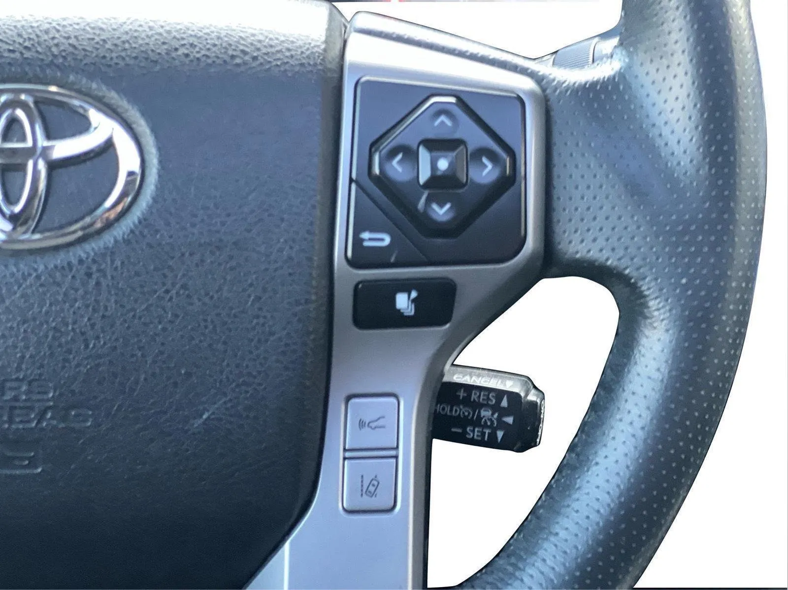 2020 Toyota 4Runner Limited - Photo 17