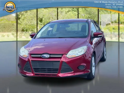 Red 2014 Ford Focus SE for sale in Greer, SC