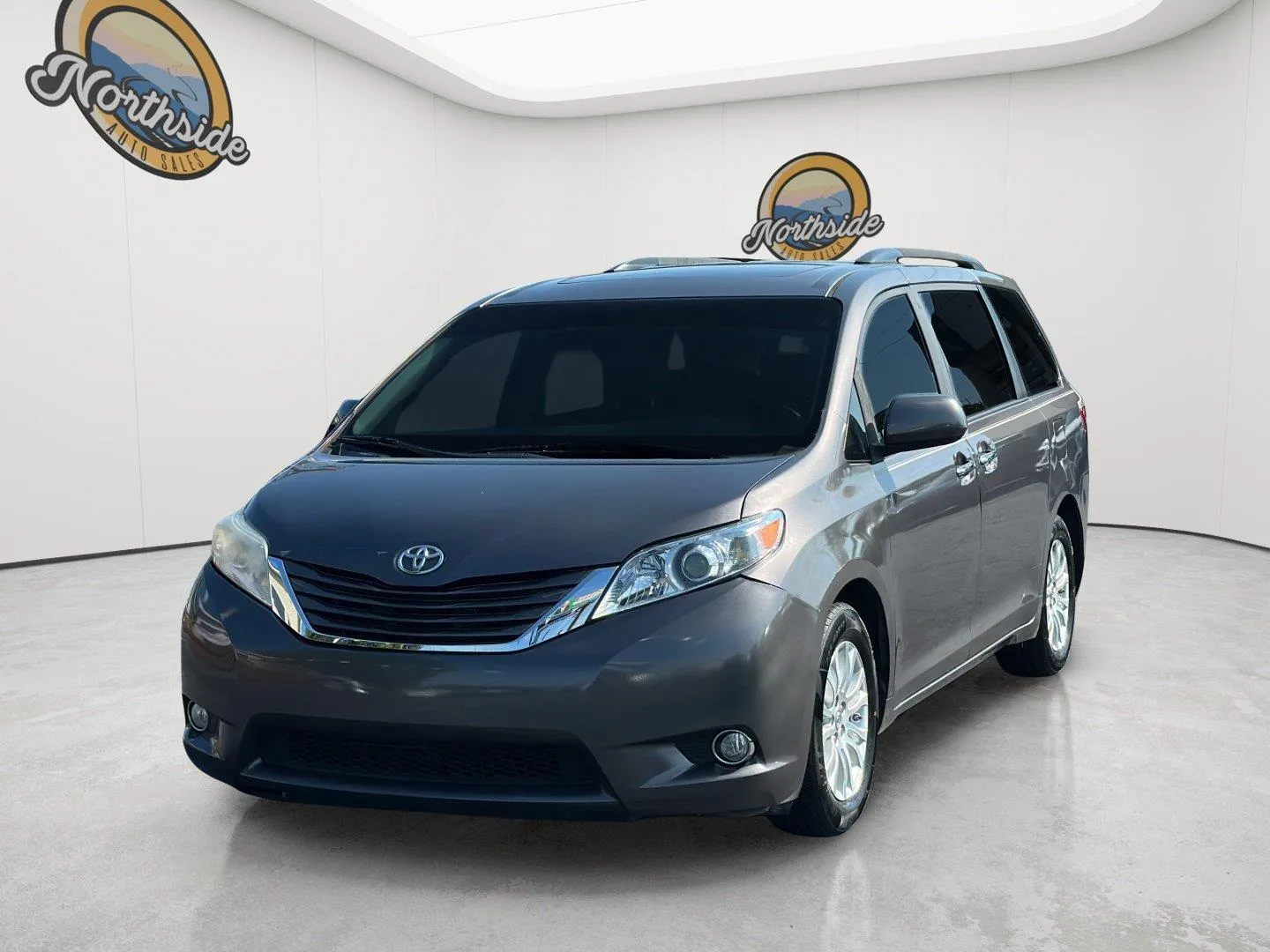 Gray 2017 Toyota Sienna Limited for sale in Greer, SC