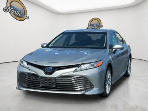 Silver 2018 Toyota Camry Hybrid XLE for sale in Greer, SC