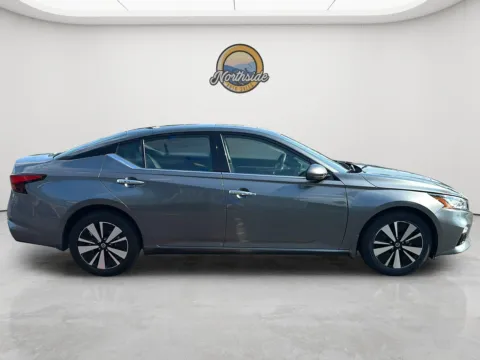 More photos of 2022 Nissan Altima 2.5 SL at Northside Auto Sales, SC