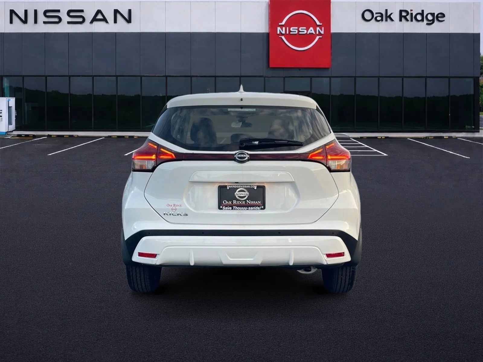 2025 Nissan KICKS PLAY Base - Photo 6