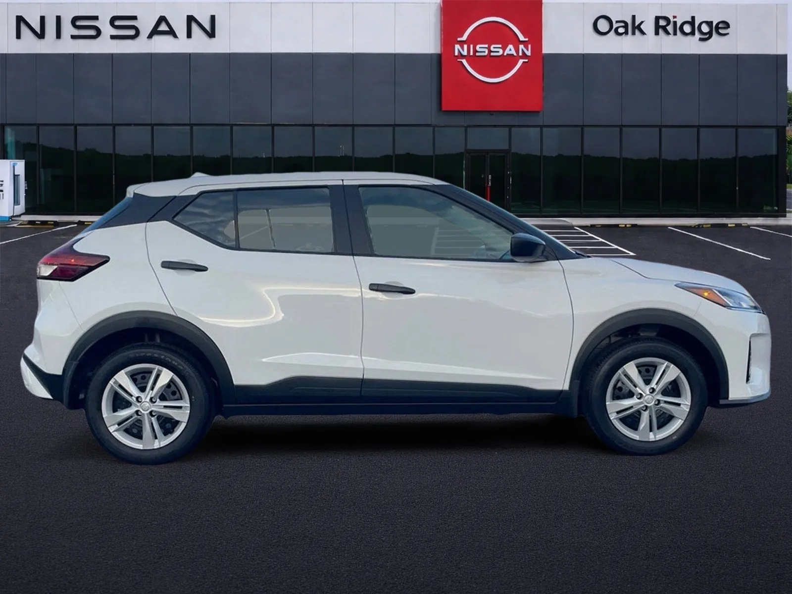 2025 Nissan KICKS PLAY Base - Photo 8
