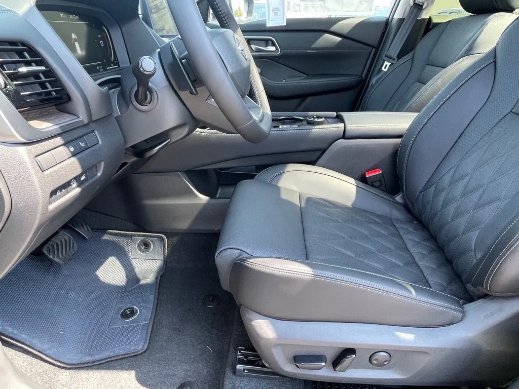 2026 Nissan Rogue Platinum - Photo 23