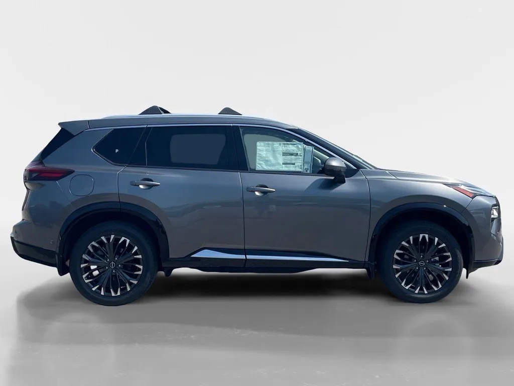 2026 Nissan Rogue Platinum - Photo 8
