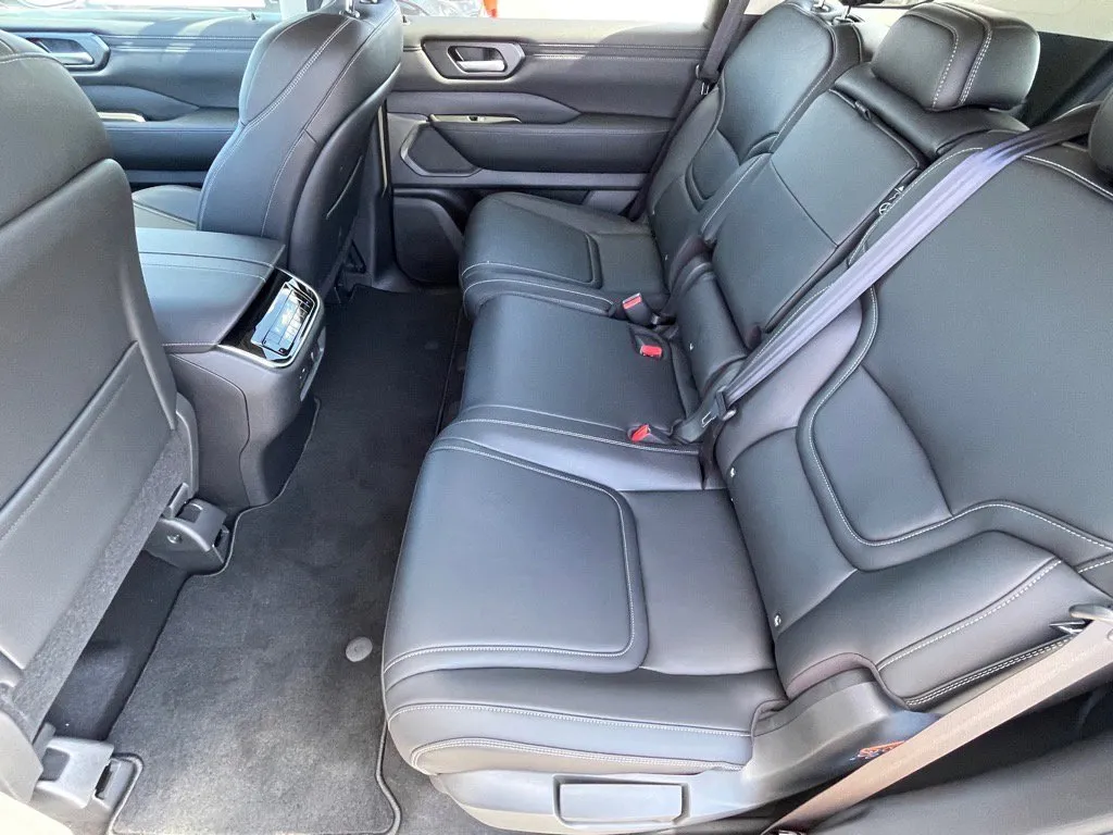 2026 Nissan Armada SV - Photo 22