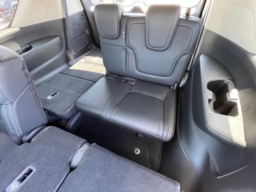 2026 Nissan Armada SV - Photo 24