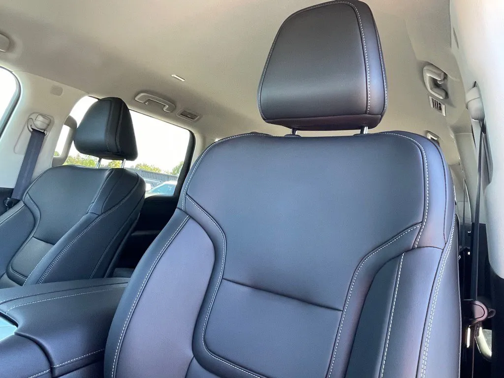 2026 Nissan Armada SV - Photo 20