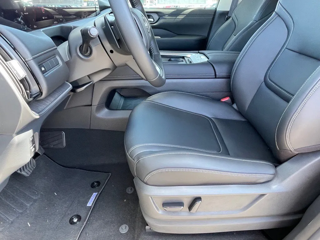 2026 Nissan Armada SV - Photo 21