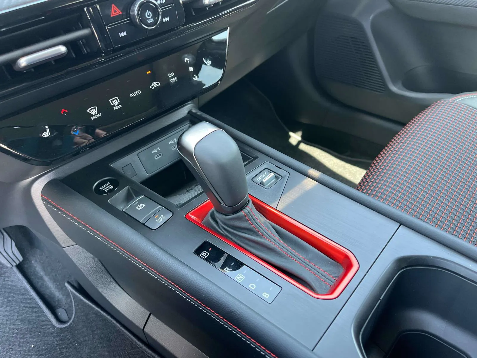 2026 Nissan KICKS SR AWD - Photo 26