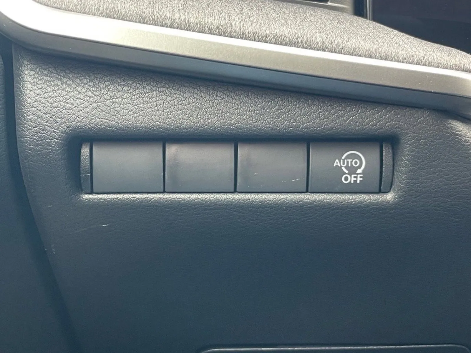 2026 Nissan KICKS SV - Photo 18