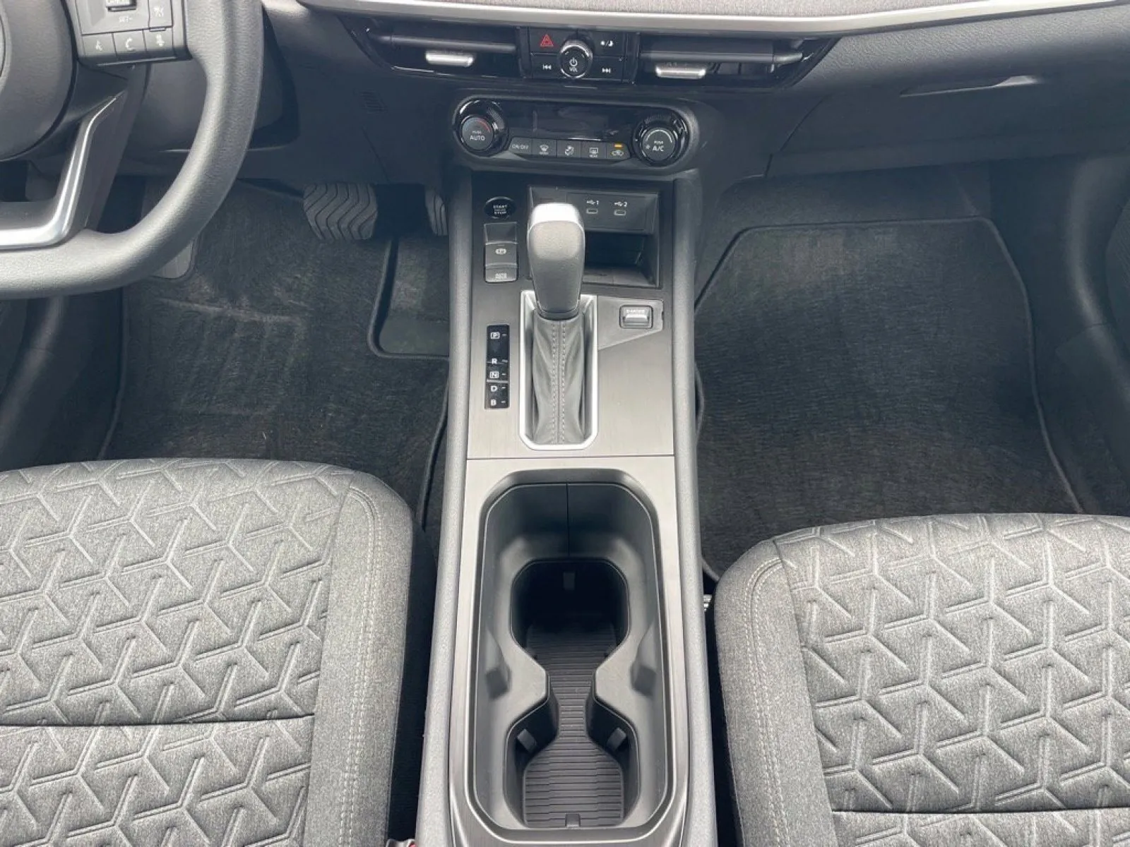 2026 Nissan KICKS SV - Photo 17