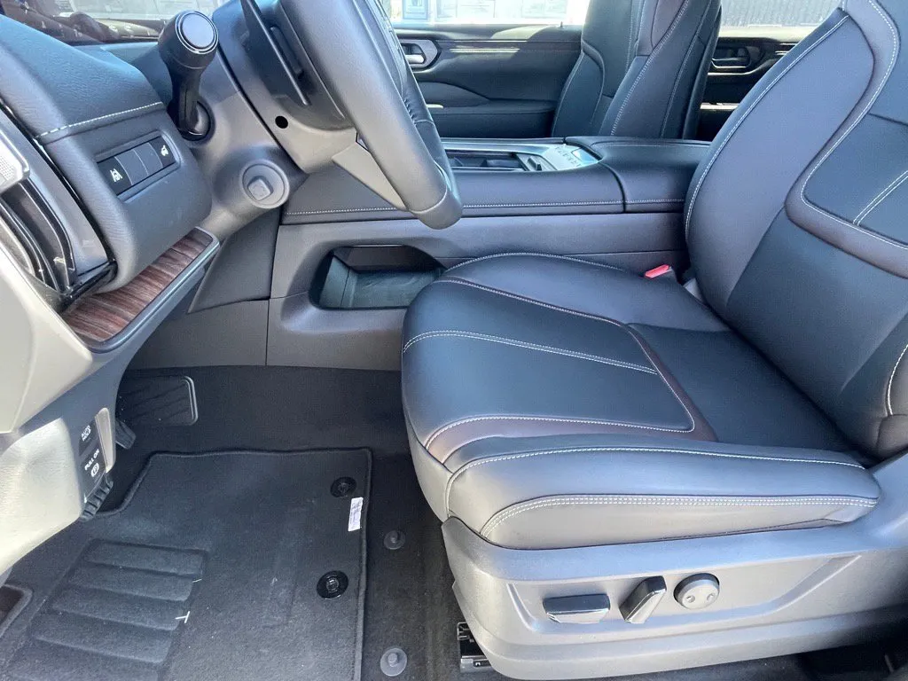 2026 Nissan Armada SL - Photo 21