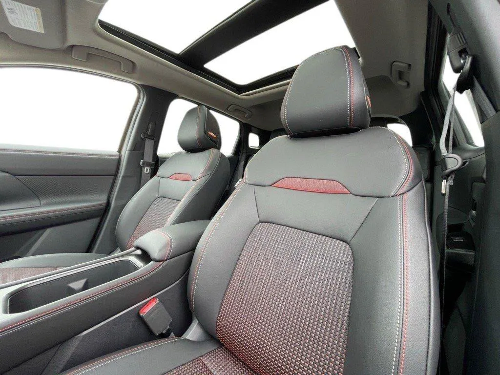 2026 Nissan KICKS SR - Photo 23