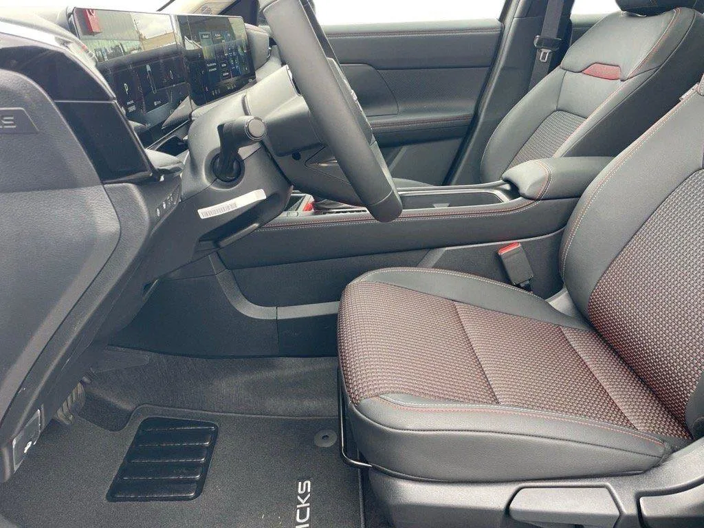 2026 Nissan KICKS SR - Photo 24